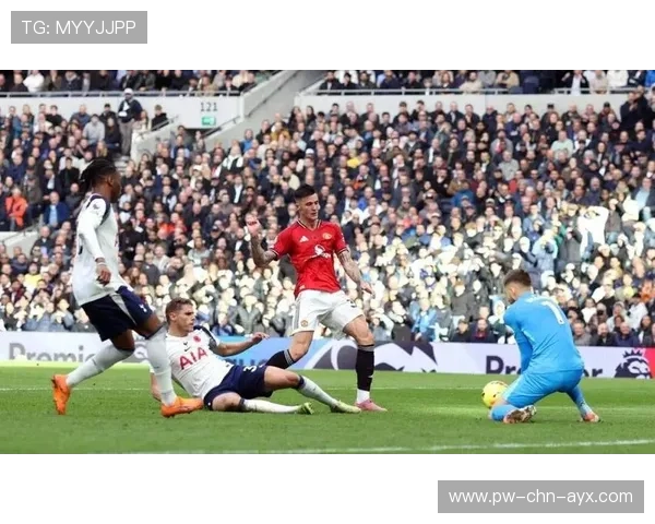 谢什科伤情曝光：曼联宁可少打一人也不让